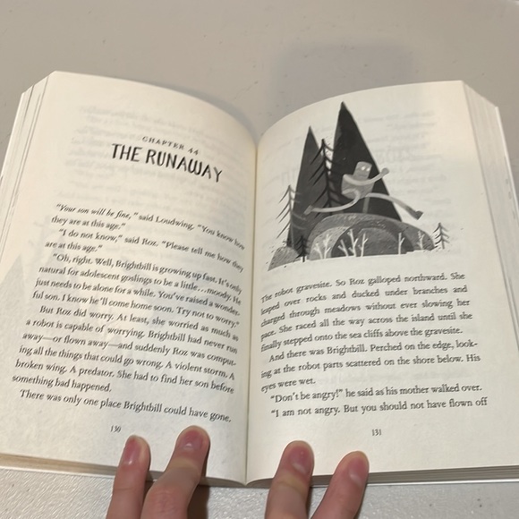 The Wild Robot by Peter Brown - Picture 3 of 3